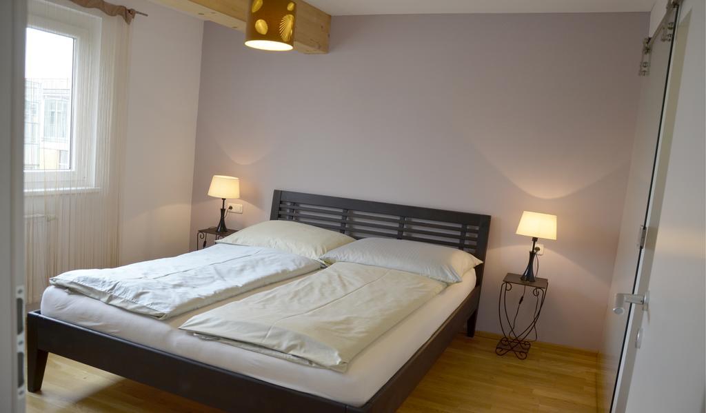 Apartment Mit Grossem Balkon Graz Exterior photo